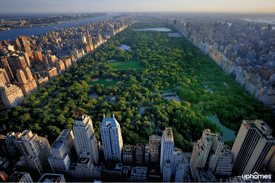 Central Park in New York City is located in the center of Manhattan with neighboring areas like Upper East Side and the Upper West Side