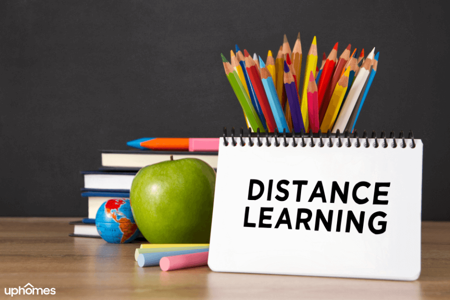 The Differences between distance learning and online learning