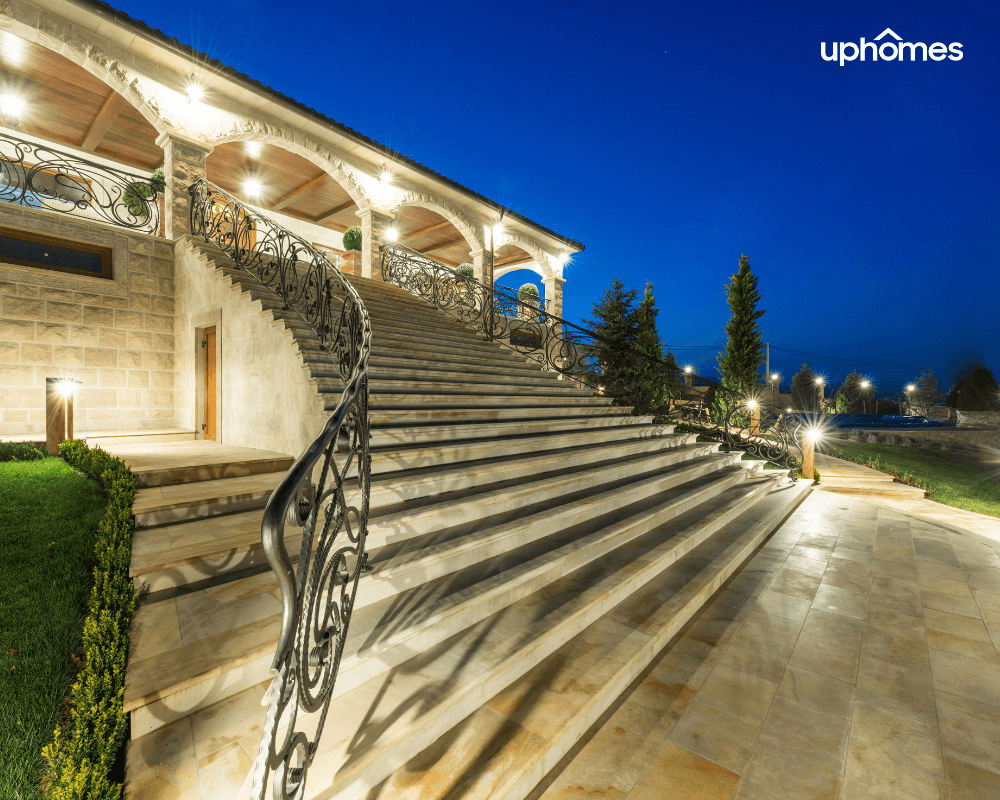 Luxury Home Staircase - Luxury home Buying - Find the Right Real Estate Agent