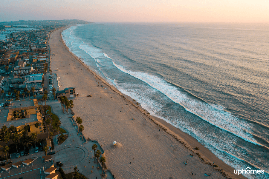 Beautiful weather in San Diego California makes it a beach lovers paradise for those wanting to move to California