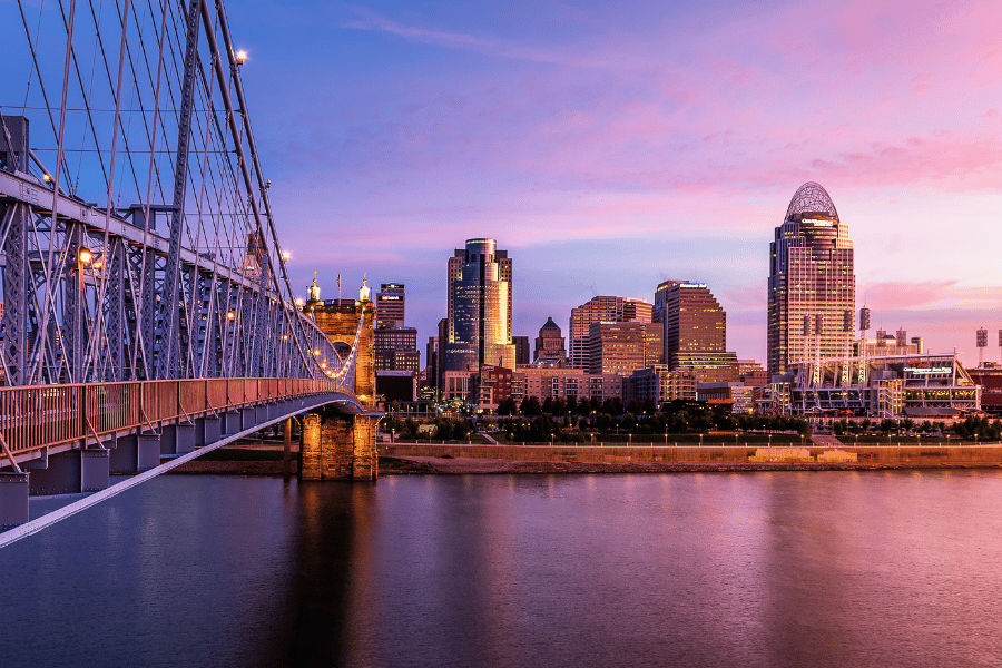 Beautiful pink sunset in Cincinnati, Ohio 
