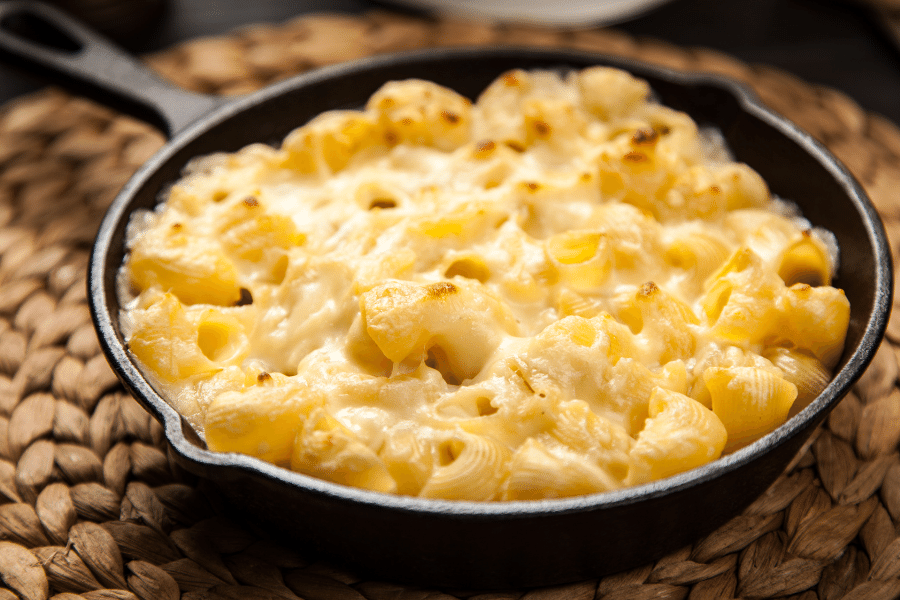 mac and cheese in an iron skillet 