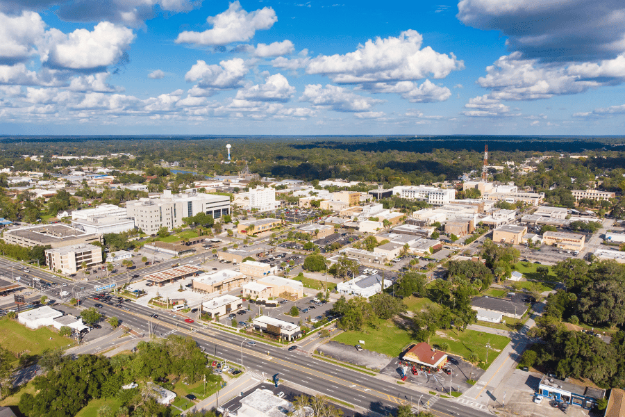 downtown Ocala, roads, daytime, clear sky, cars, buildings
