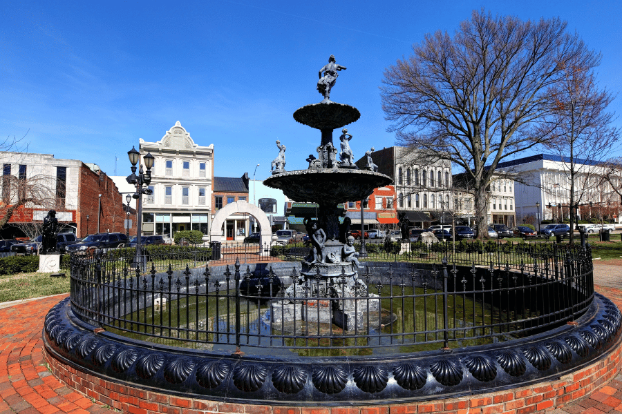 Fountain Park in downtown Bowling Green KY