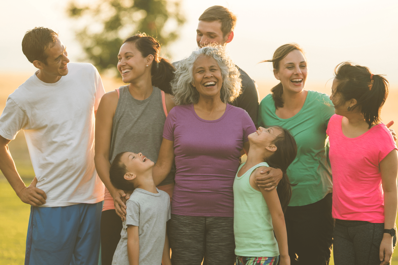 A family of 7 people with a grandma and other generations 