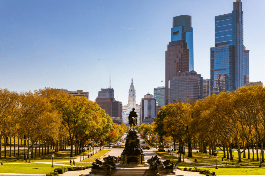 Image of downtown Philadelphia from behind the statue at the Philadelphia Art Museum 