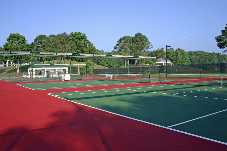 tennis courts in neighborhood
