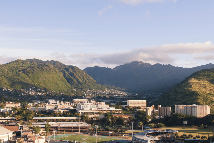 University of Hawaii at Manoa Campus near the mountains