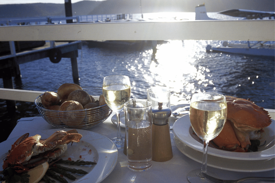 Waterfront seafood dining 