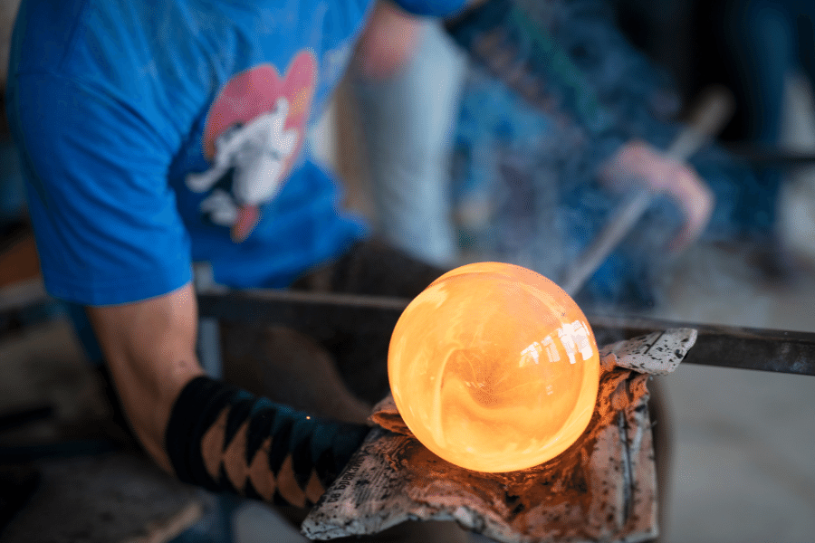 Glassblowing.png Person glassblowing
