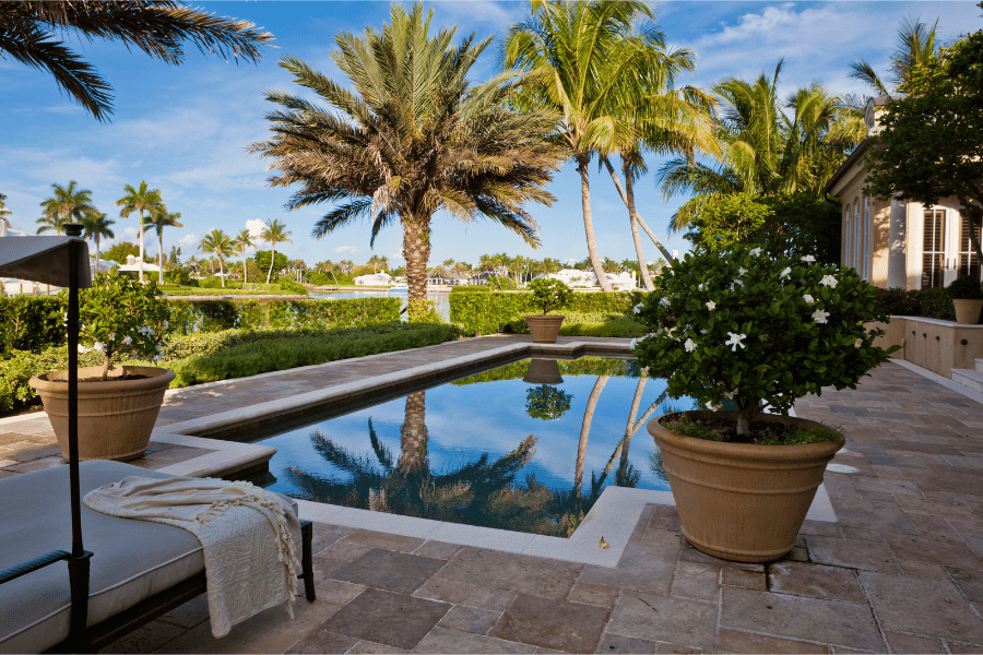 Find your favorite pool and house in Pensacola