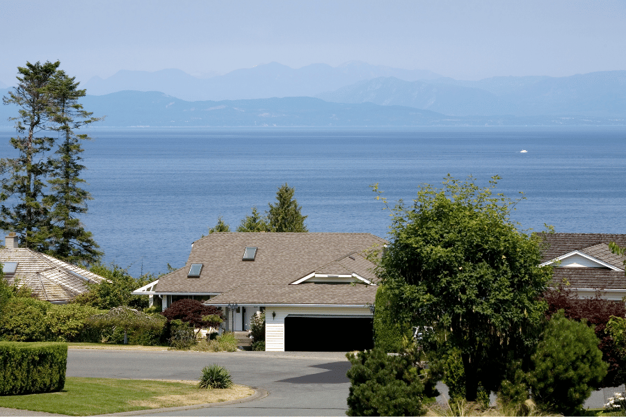 Beautiful views from your doorstep Absolutely beautiful landscape and architecture in this Vancouver neighborhood