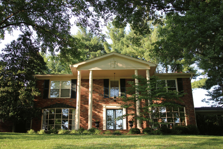 upper-class-homes-louisville-ky.png Upper class homes in Louisville KY