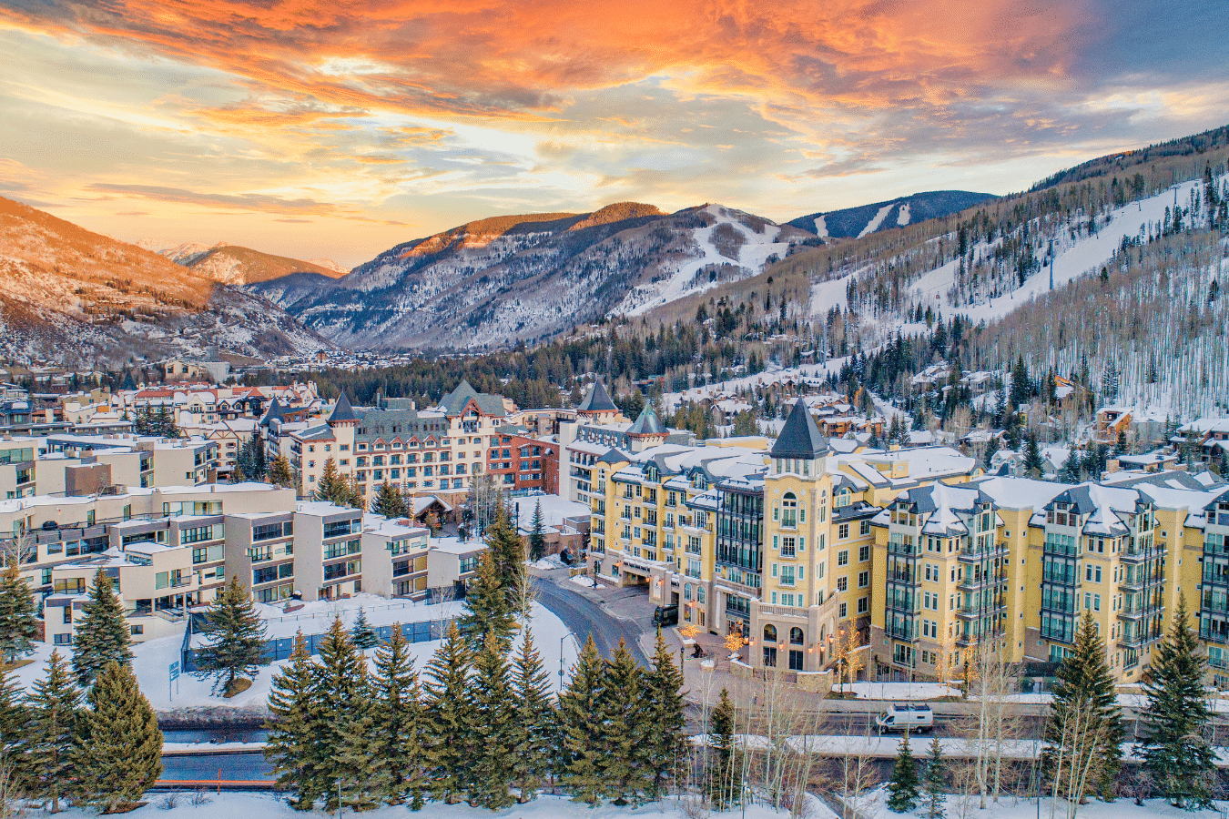 Vail-skiing.png Vail a ski town in Colorado