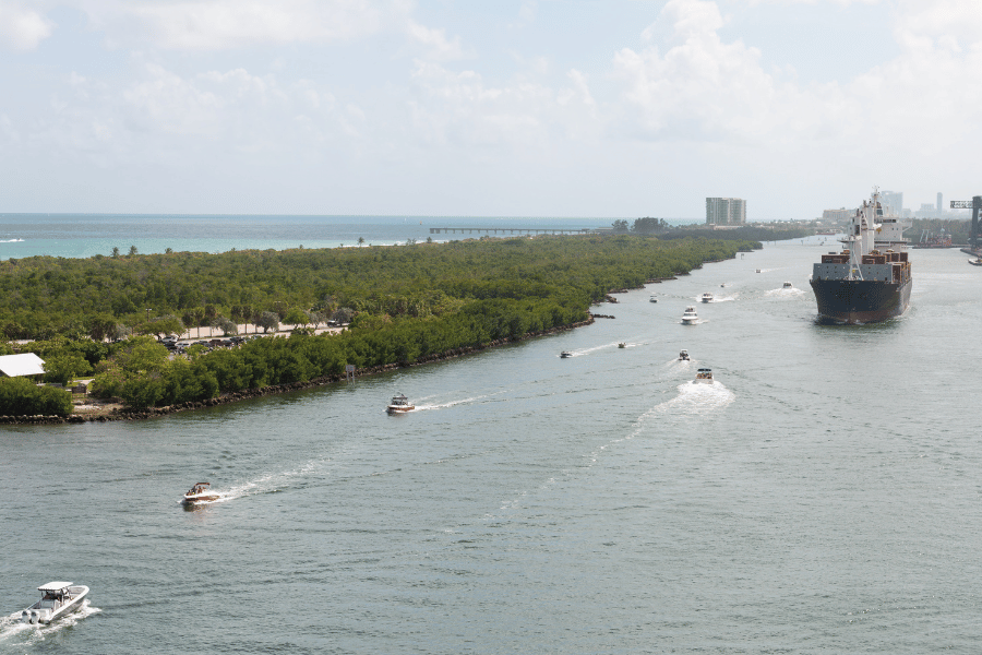 intracoastal-waterway-fl.png Boats in Intracoastal Waterway