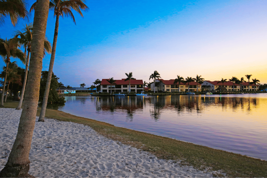 Beautiful views and shopping in Cape Coral No better way to spend a day in Cape Coral than shopping here.