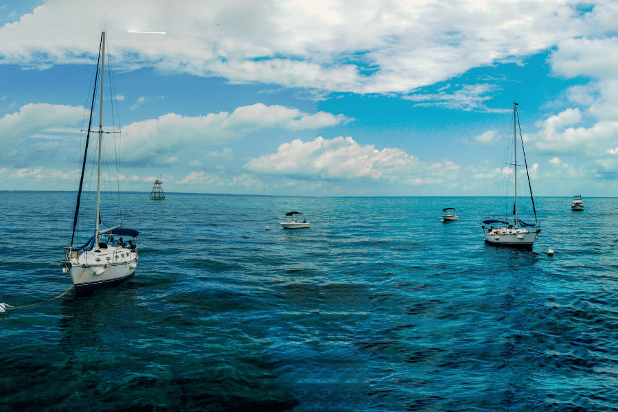key-largo-boat.png Boats in the Keys