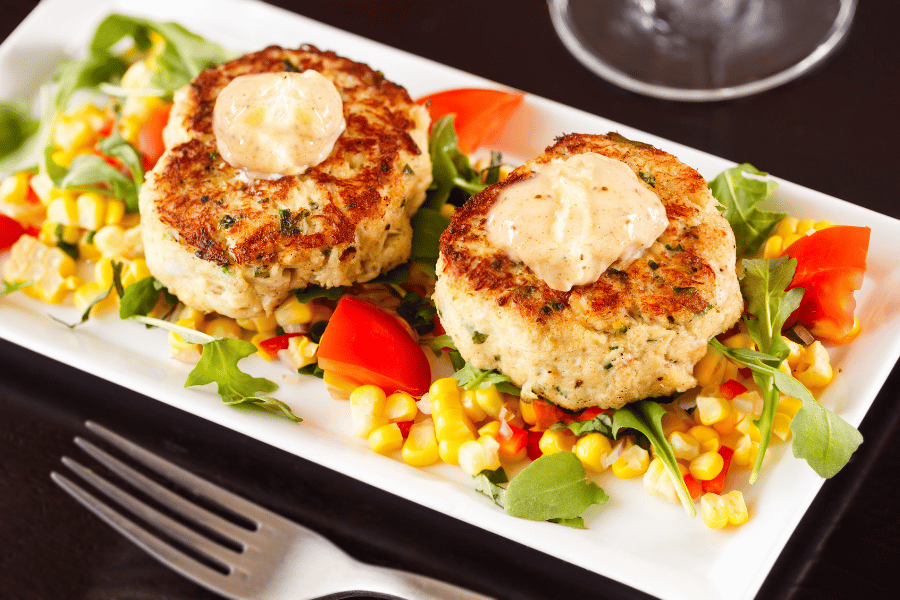 crab cakes veggies lemon sauce